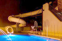 Closed Fiberglass Flume Landscape Slide Model: Riley